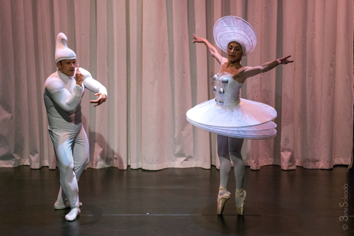 “Das triadische Ballett” in Spanien